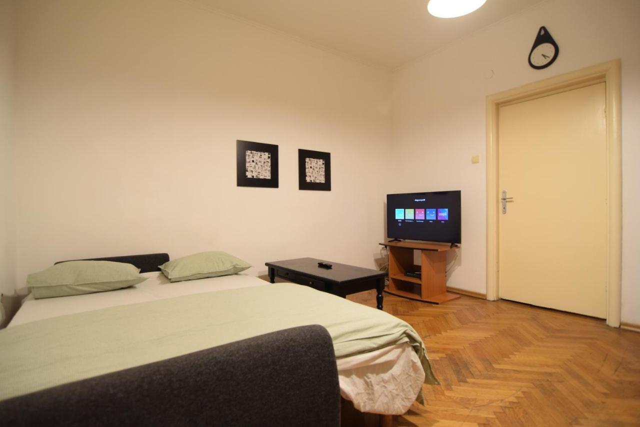 Ferienwohnung Resedinta Lui Calin - Downtown Park Cismigiu Bukarest Exterior foto
